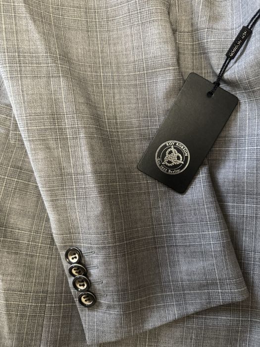 Новый Мужской костюм.От премиального бренда Roy Robson.