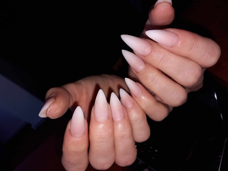 Aplic unghii cu gel corbu 60 de lei!