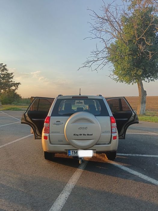 Vând Suzuki Grand Vitara 1.9 DDIS an 2006
-mașina personală,
-Stare fo