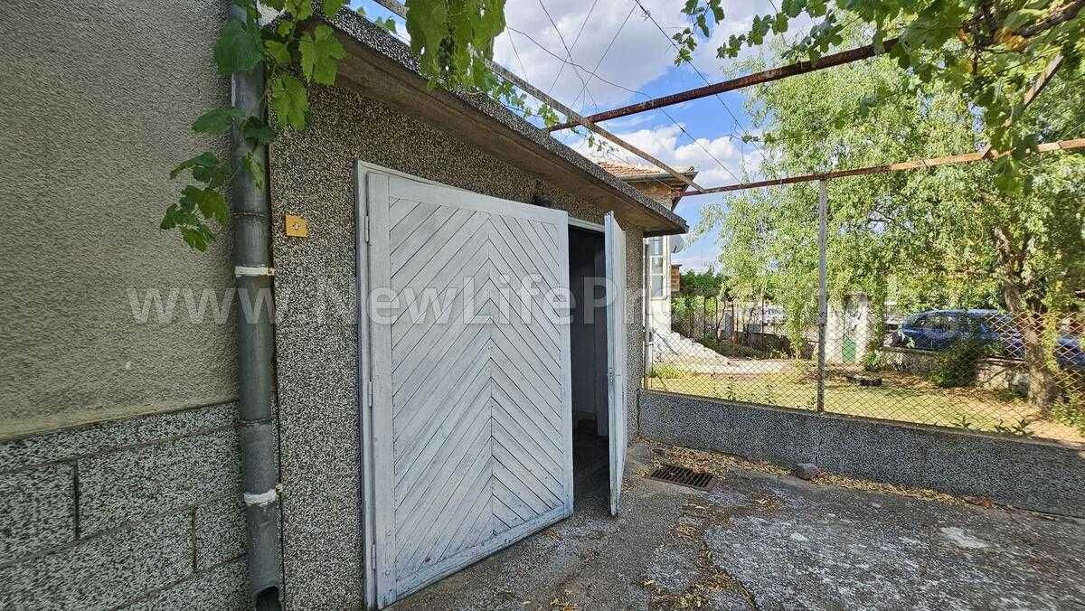 Двуетажна къща в село Дюлево, област Бургас