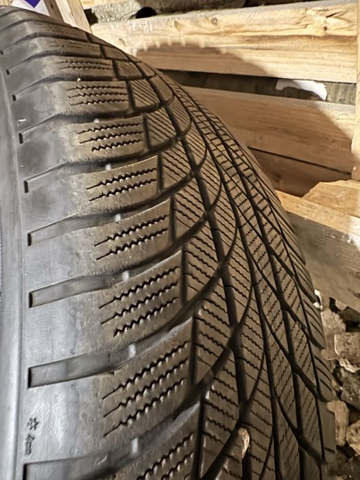 Cauciucuri bridgestone iarna 225 60 18