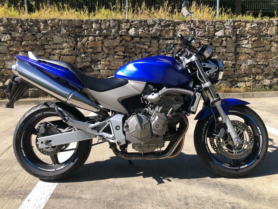 Honda Hornet 2004 – PC36, 54.000 km reali, întreținută + dotări