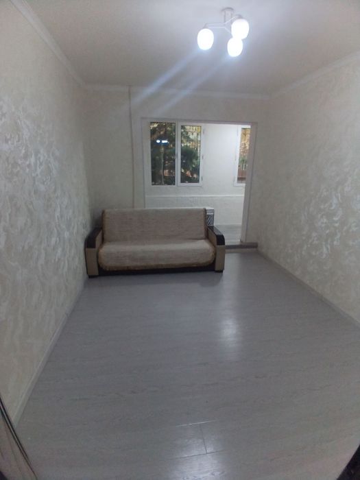 Чиланзар 19 баталон 2/1/4 балкон 1.5х6