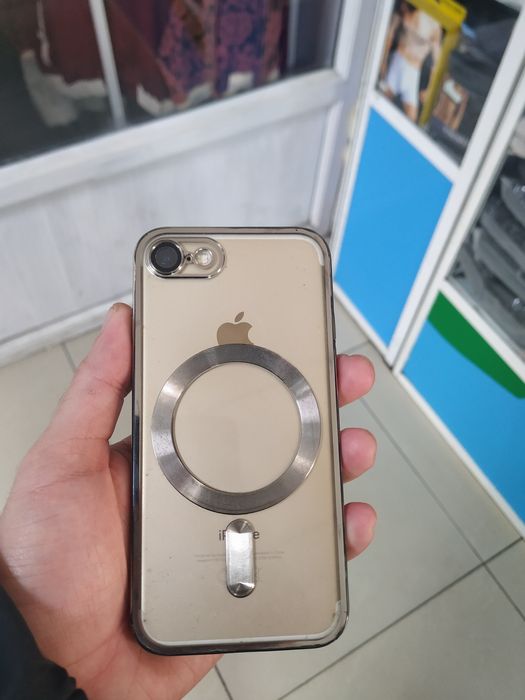 Продам айфон 7 все работает