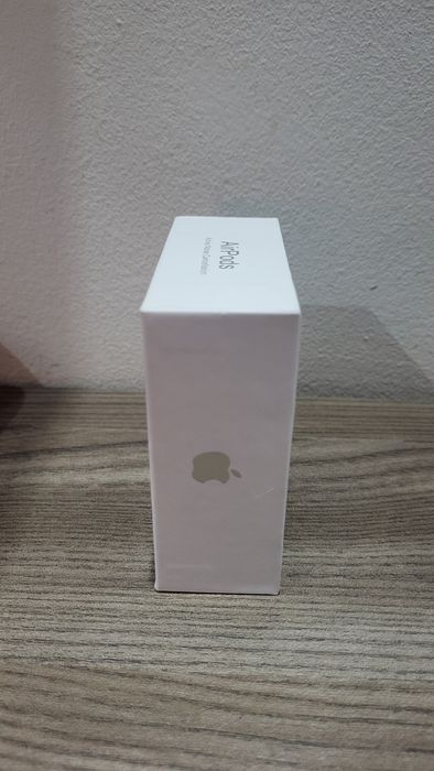 Casti apple airpods 4 cu active noise cancelation