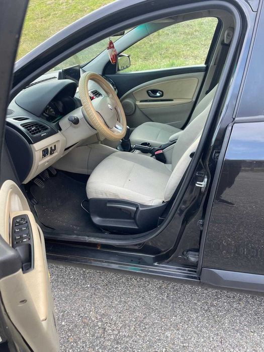 Vând Renault Fluence 1.6 16 V benzină+GPL