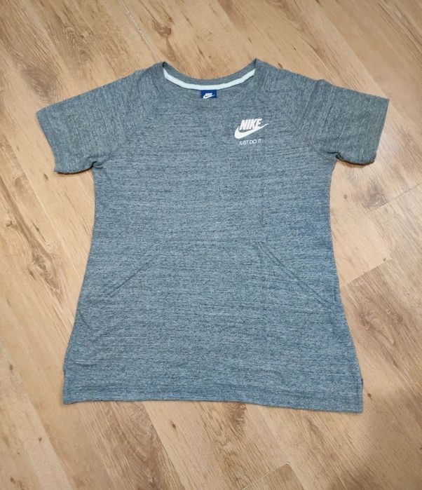 Tricou dama Nike cu marsupiu mărimea L