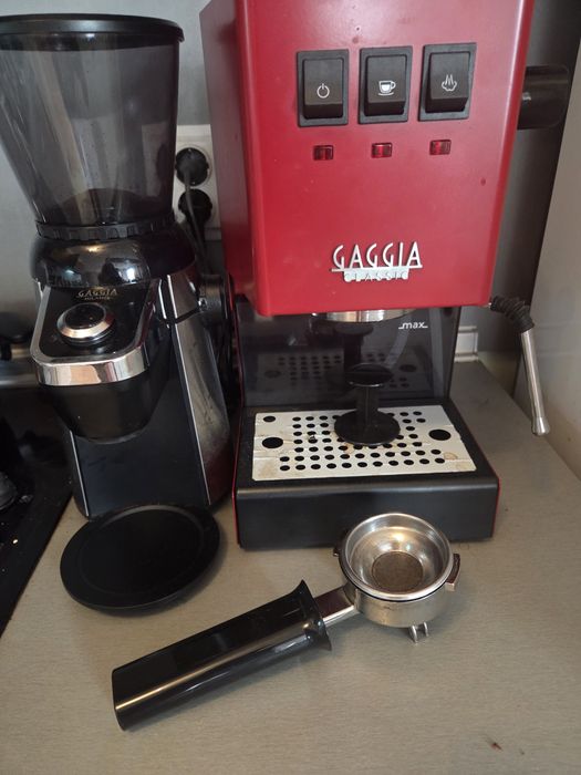 Gagigia кафемашина и кафемелачкаа