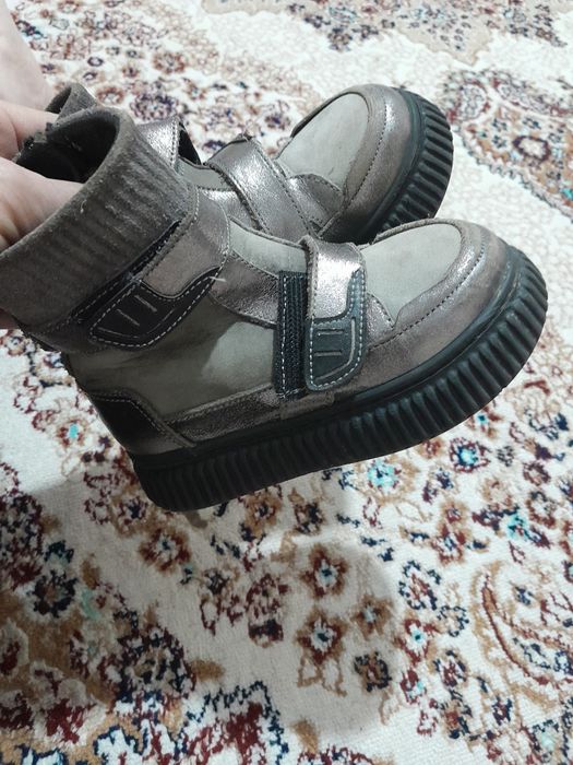 Продаю детский сапоги