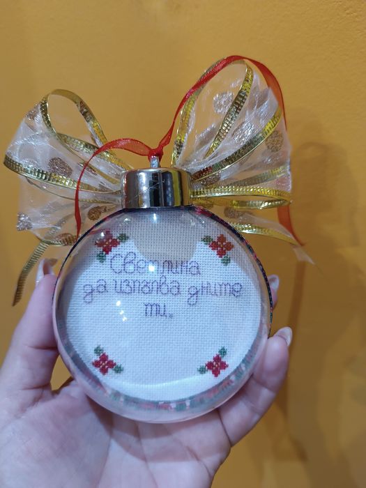 Уникални коледни топки с бродетия