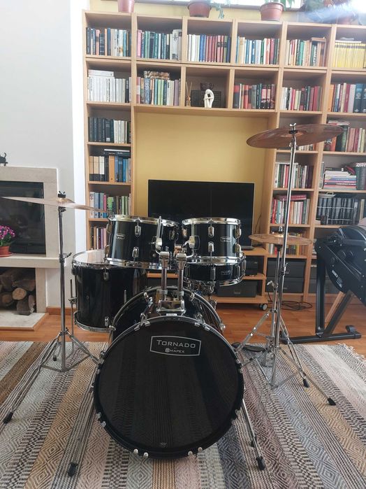 Mapex Tornado Fusion Set Dark Black + Paiste 201 Set (Împr. sau sep.)