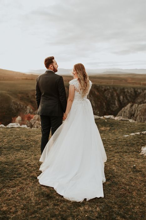 Vând rochie de mireasă