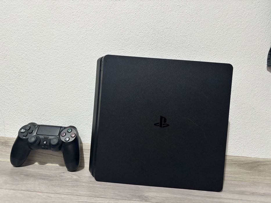Vand PlayStation 4 500gb aproape nou