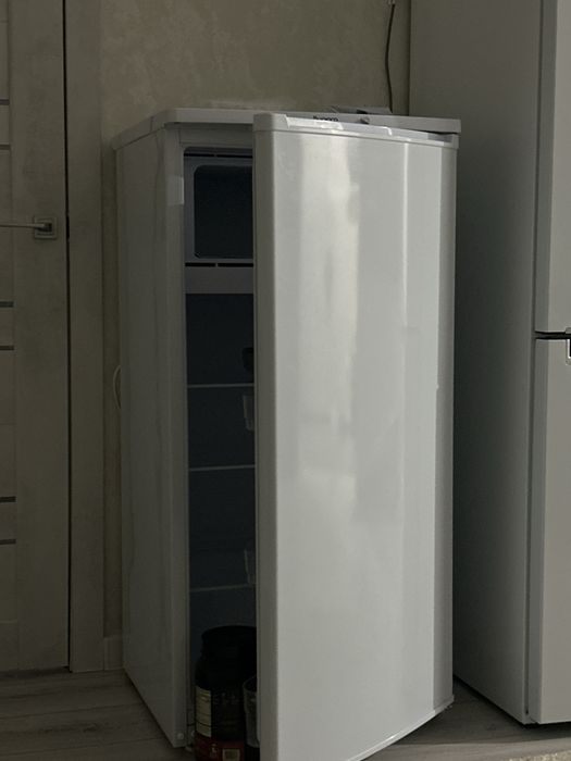 Холодильник Бирюса 110 белый