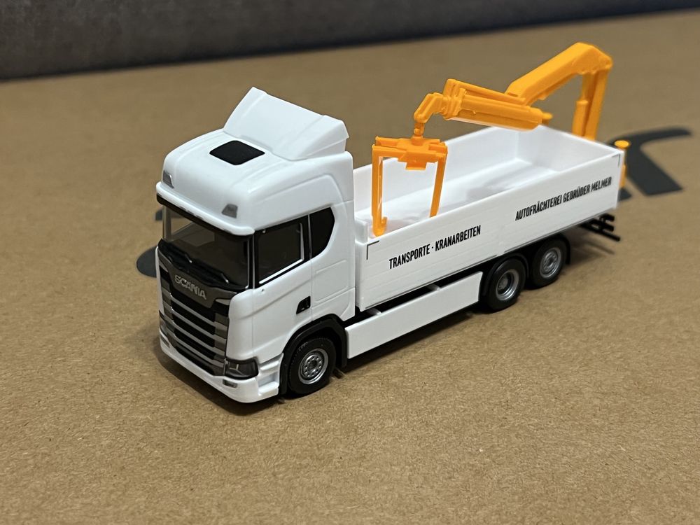 Camion scania cu macara  herpa scara 1:87 herpa