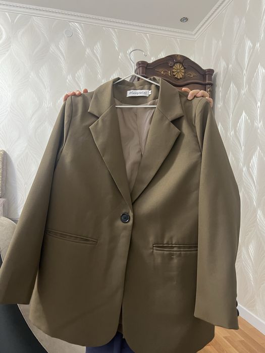 Пиджак размер л, очен красиво сидит