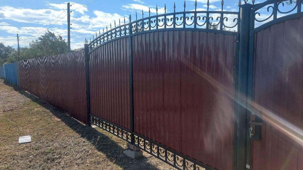 Забор. Ворота...