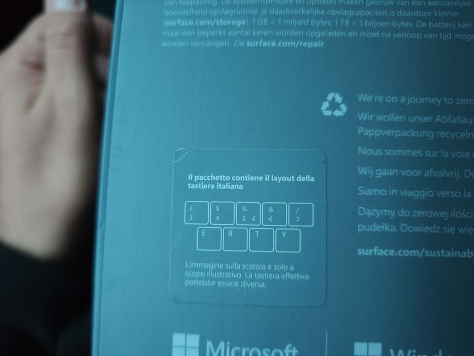 Black friday, Surface laptop 13, 2025 , Snapdragon X plus, 16gb ram/51