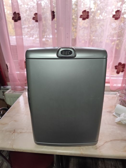 Frigider auto Laurina 12/220 v