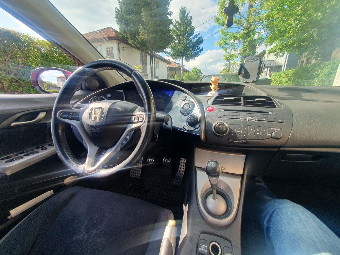 Honda civic 1.8     .