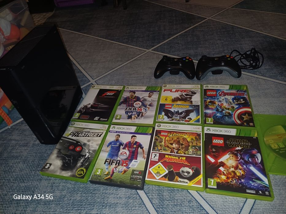 Xbox 360 + 2 controllere