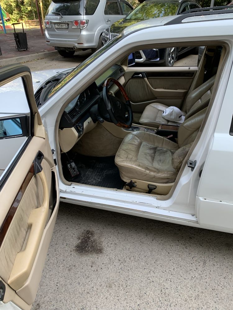 Mercedes-benz E200