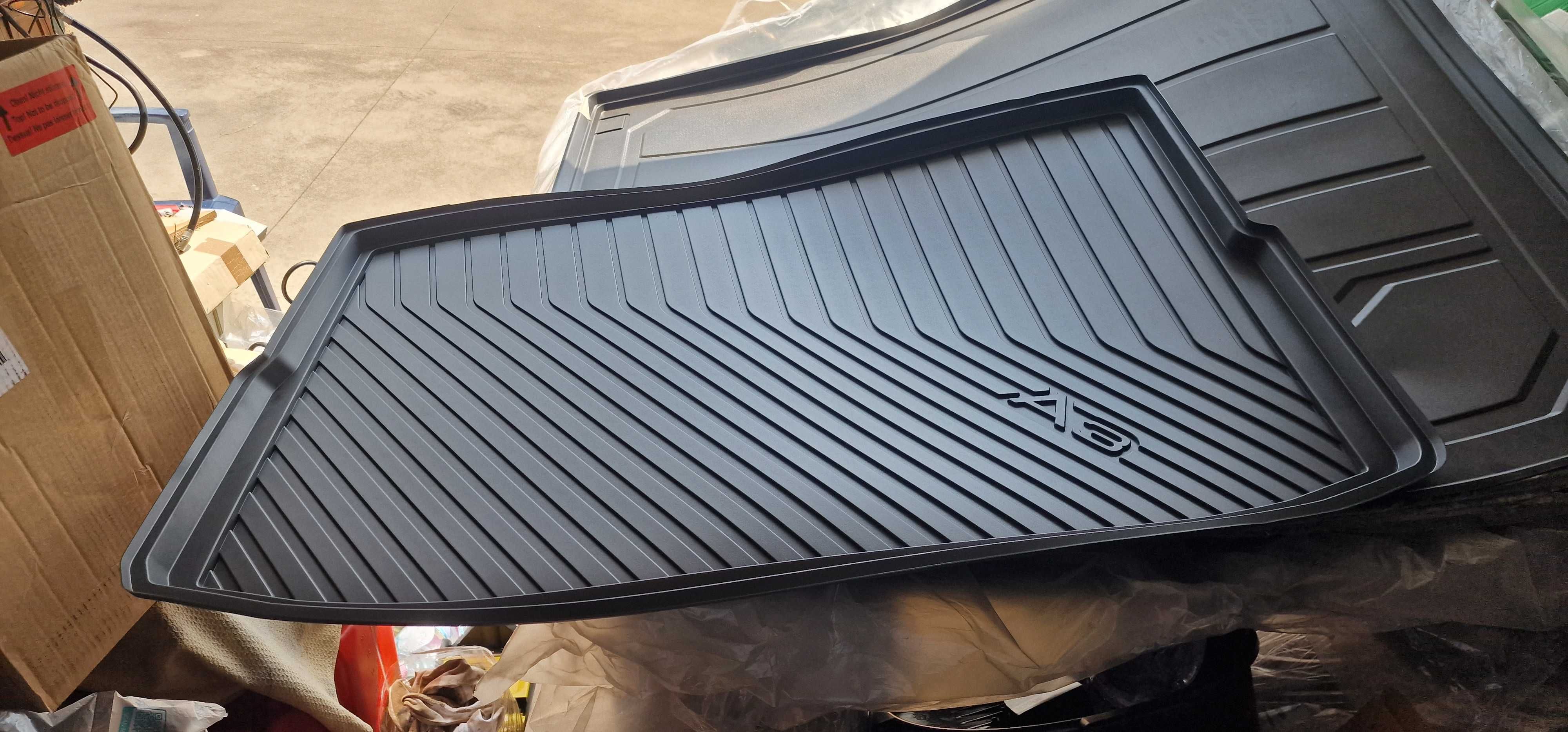 Audi A3-гумена стелка за багажник
