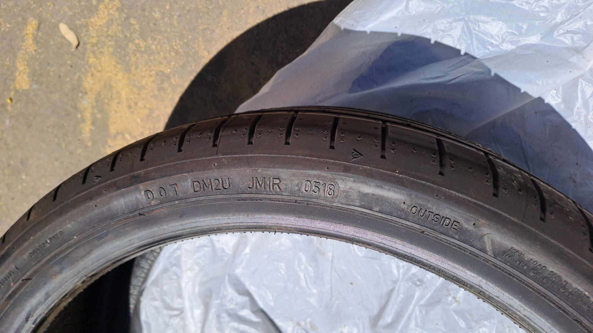 1бр. Нова 225/35/19 Dunlop
