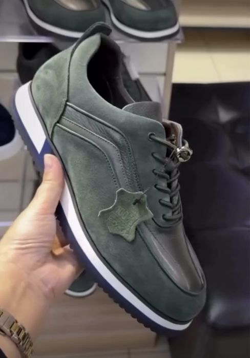 кроссовки осенние разнопарка