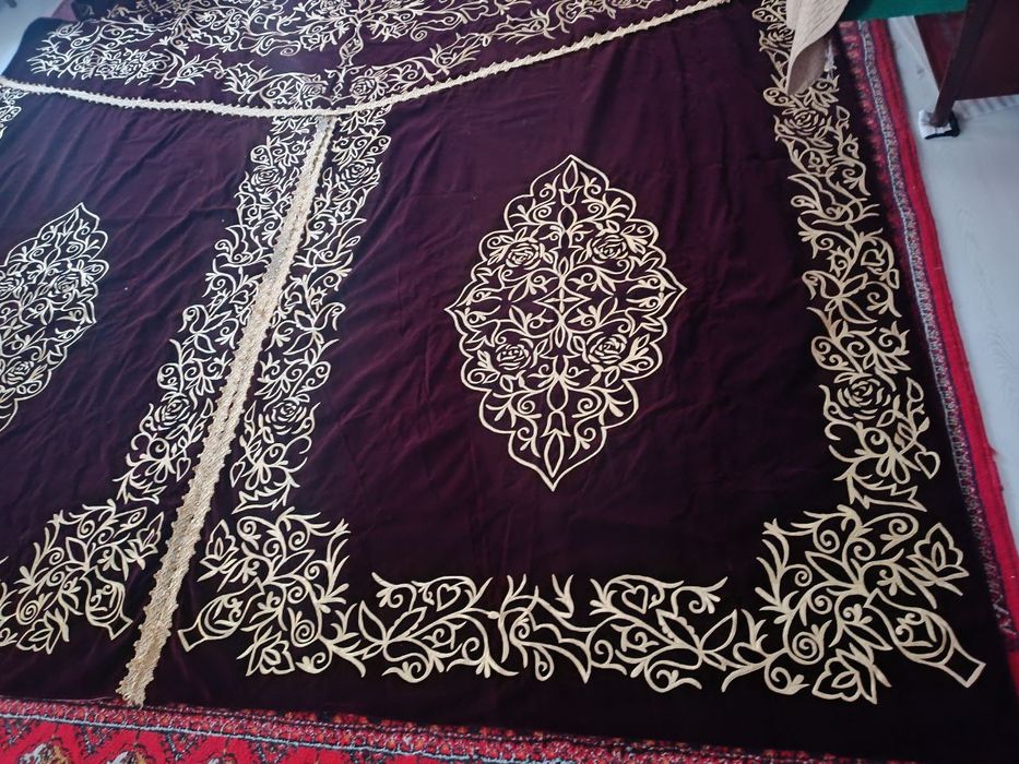 ЧИМИЛДИК  аппликация тикилган