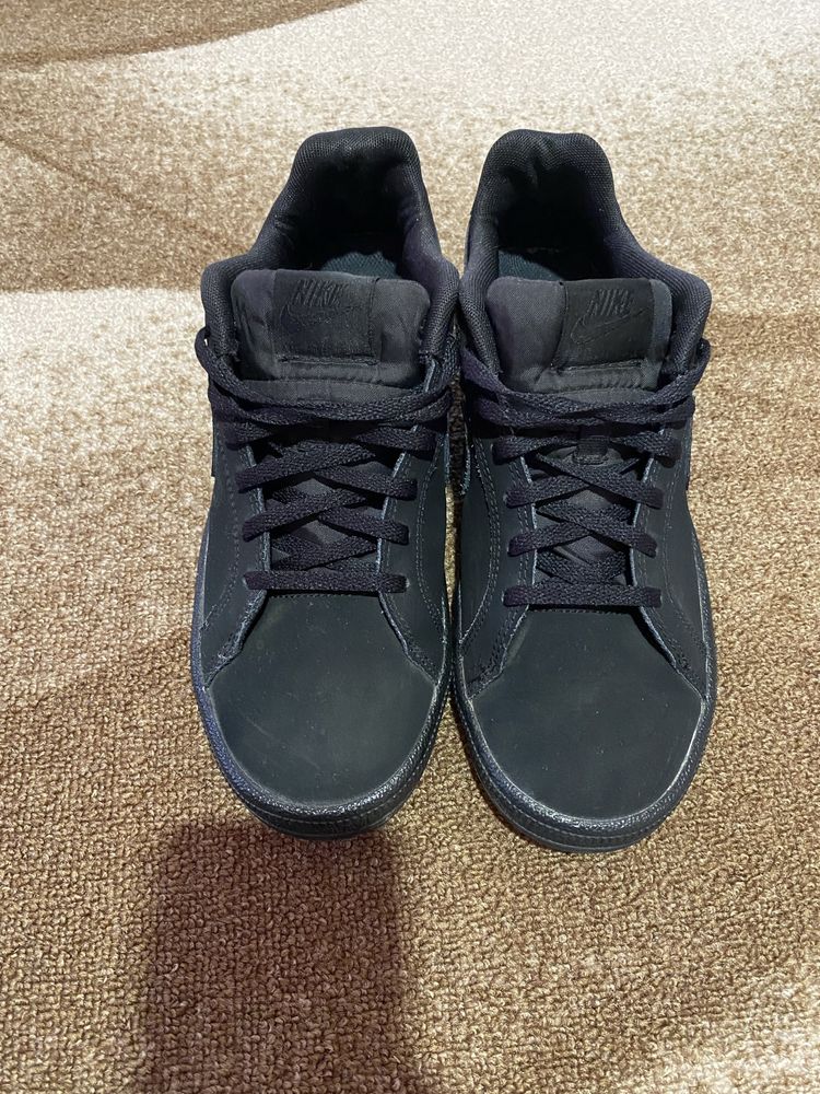 Дамски маратонки Nike