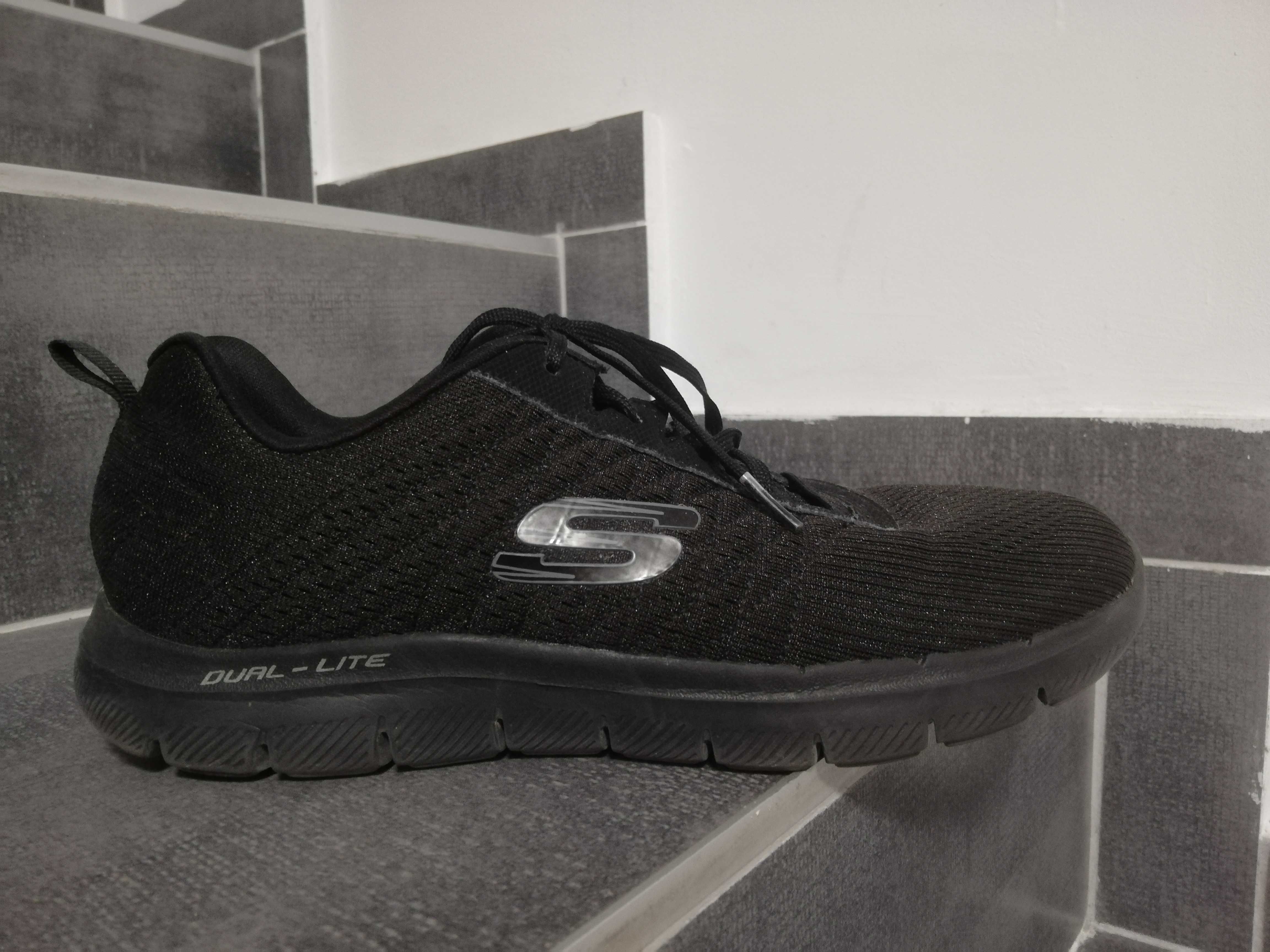 Skechers N39, 40лв/65лв Отлично състояние!