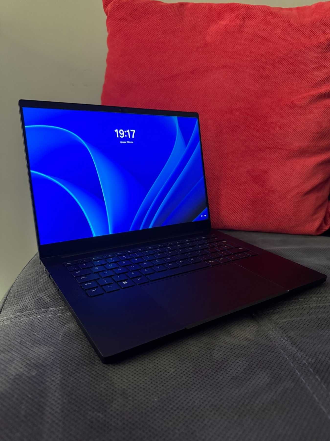 *** Като нов *** Лаптоп Razer Blade 14 Ryzen 9 7940HS RTX 4060 8GB