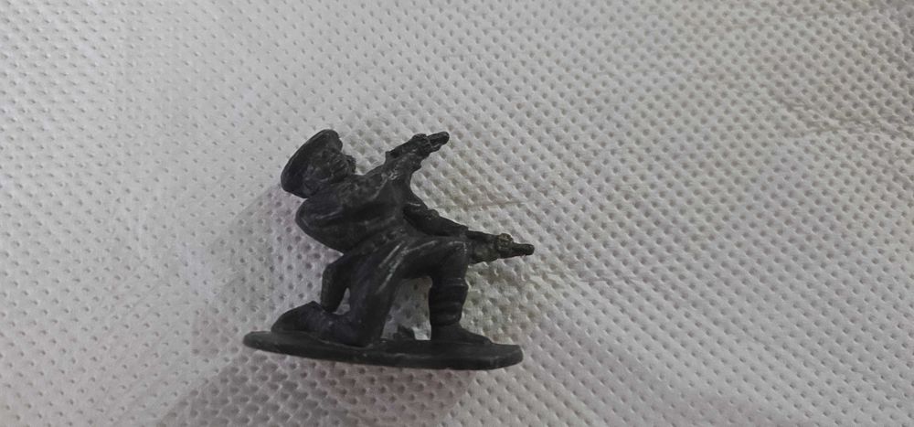 soldat pistolar si indian jucarii vechi