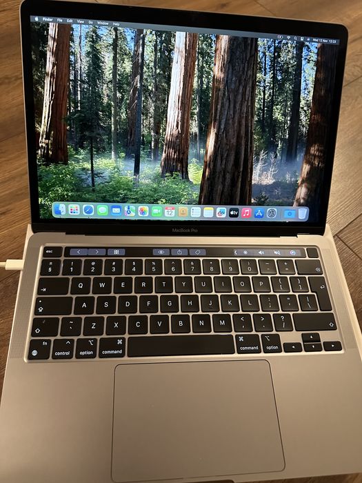 MacBook ProM1 13 inch 8GB 95%baterie,doar 100cicluri incarcare, touch