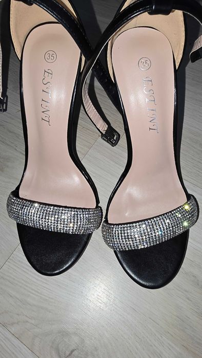 Sandale cu toc pentru femei