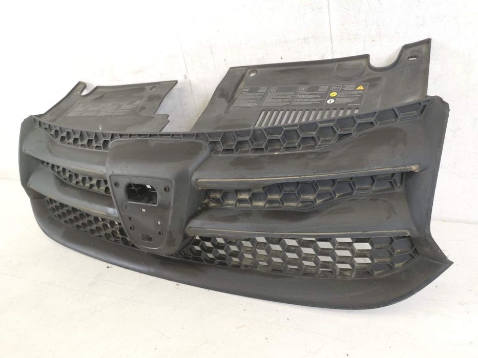 Grila Radiator Dacia  Logan 2 2013 2014 2015 2016 Original In Stare Bu