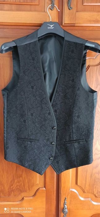 Vând costum de ginere