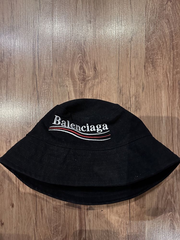 Шапка Balenciaga