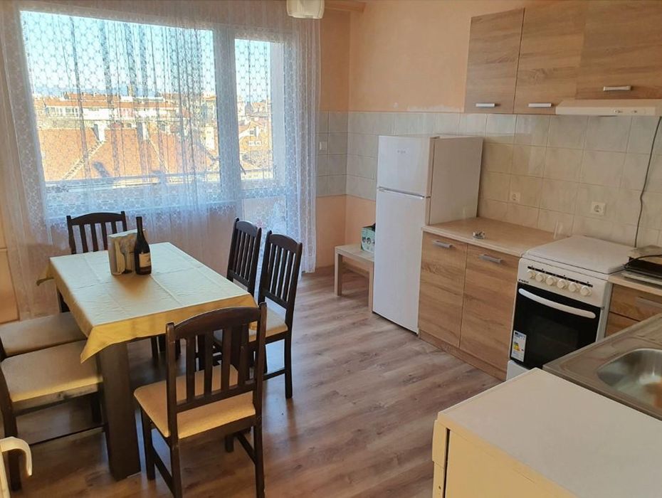 Дава се под наем Тристаен апартамент в София, Медицинска академия - 118 кв.м за 749 € - Снимка #2