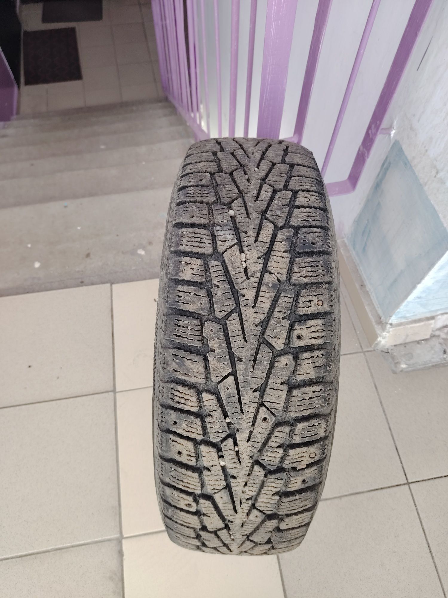 Продам шины зимние в хорошем состояний