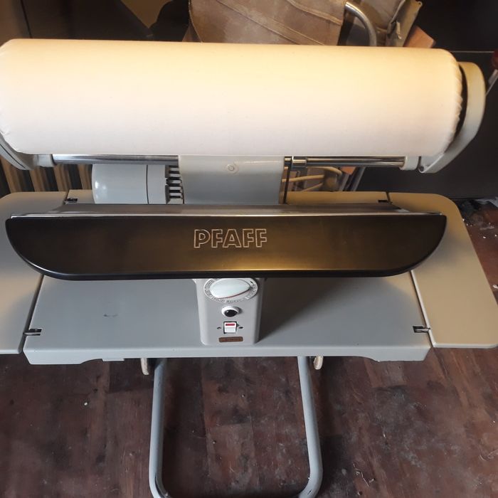 Профисиотнална машина за гладене.