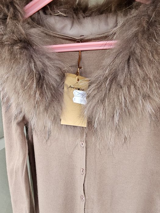 Нови! Жилетки с яка от естествен косъм