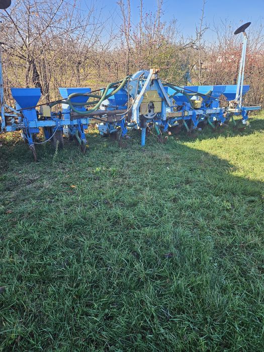 Semanatoare SPC 8 cu fertilizare de Mecanica Piatra Neamt