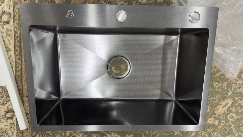 Продам раковину нержавейка 45х65 на кухню новую