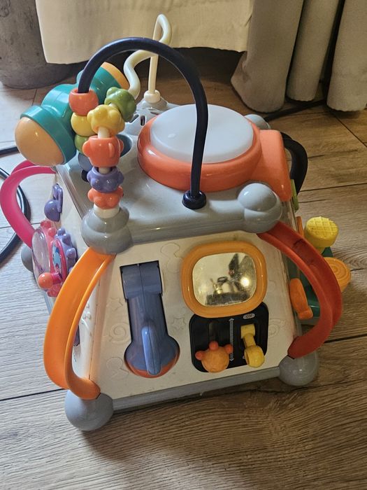 Детски интерактивен куб