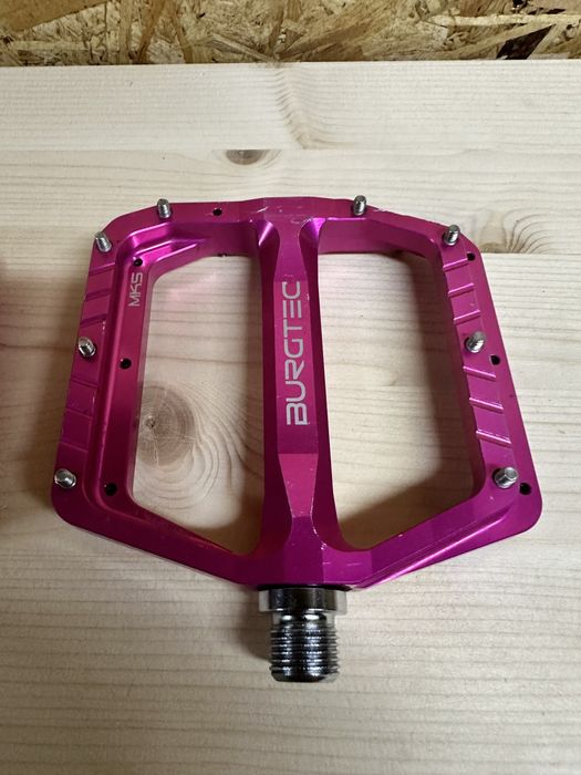 Vand Pedale Burgtec Penthouse Flat MK5 Toxic Barbie­ Steel