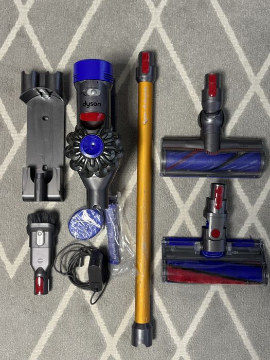 Aspirator Dyson V8 absolute - baterie noua
