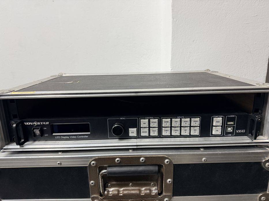 Novastar VX4s videoprocesor ecran