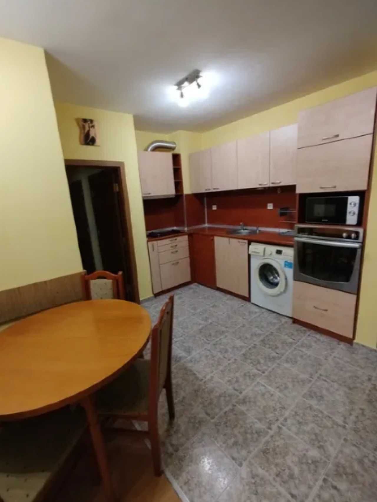 Тристаен апартамент в Гагарин